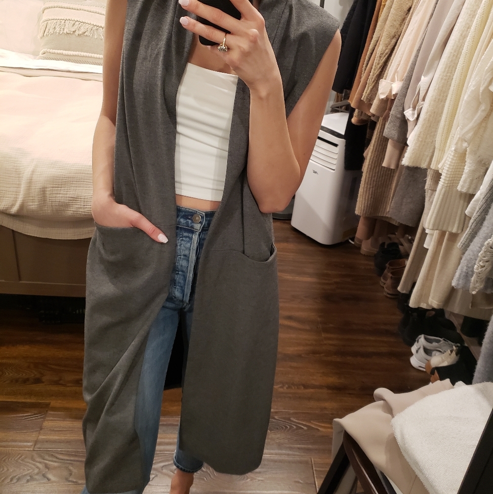 Grey vest - Picture 2 of 9